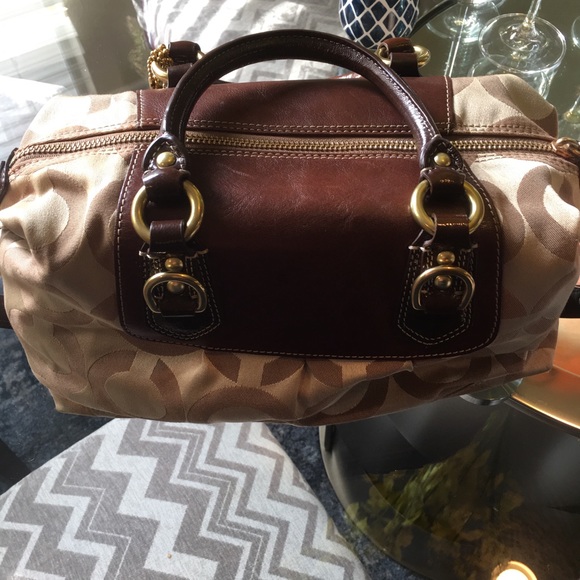 Authentic cloth and leather Coach bag! - Picture 4 of 7